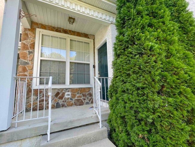 Photo - 53 Ross Way Townhome