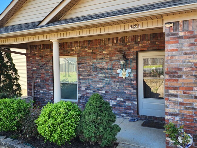 Foto del edificio - A Beautiful 3BR 2BA Home in WLR