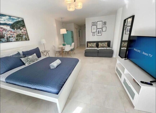 Foto del edificio - 7904 West Dr