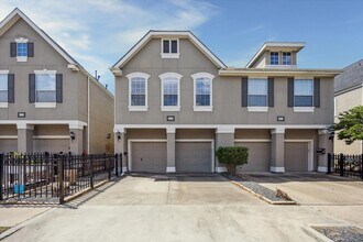 Building Photo - 5337 Elm St