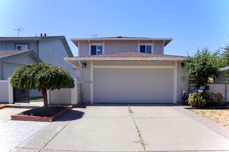 Building Photo - 36163 Chelsea Dr