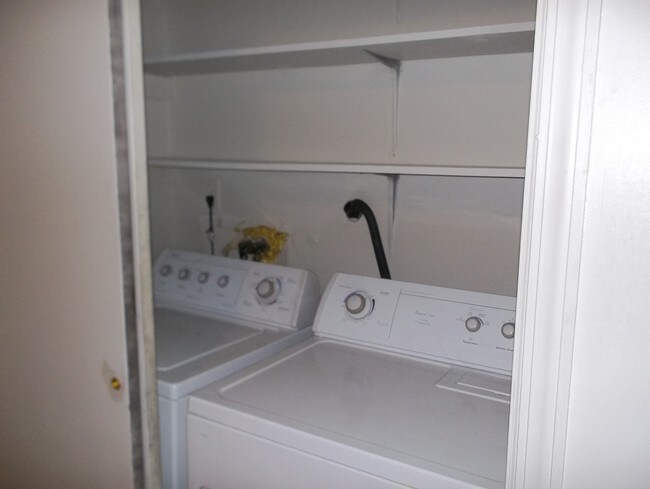 Foto del edificio - 232 Waterville St