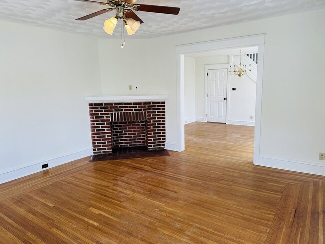 Foto del edificio - 1258 Girard Ave
