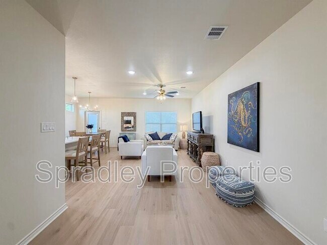 Foto del edificio - 1404 Rita Blanca Ct