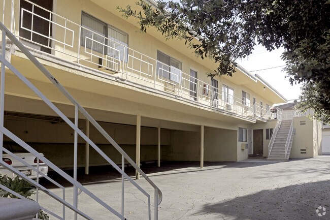 Foto del edificio - 6512 Pickering Ave