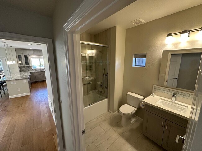 Foto del edificio - 8880 E Paraiso Dr