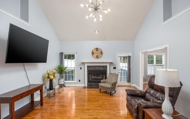 Foto del edificio - 4845 Waverly Ct