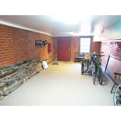 Building Photo - 1206 Main St