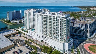 Building Photo - 301 QUAY Cmn