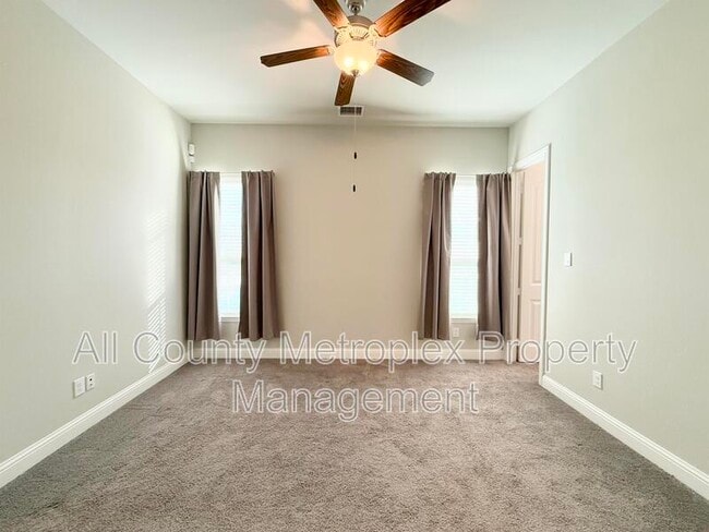 Building Photo - 950 Dartford Dr