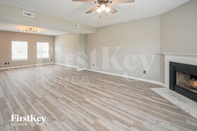 Building Photo - 443 N Odell St