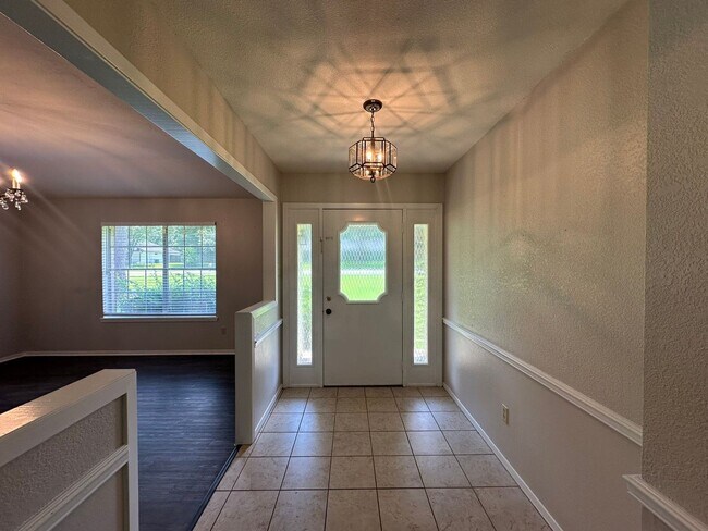 Building Photo - Beautiful 3 bedroom home in South Tyler! T...