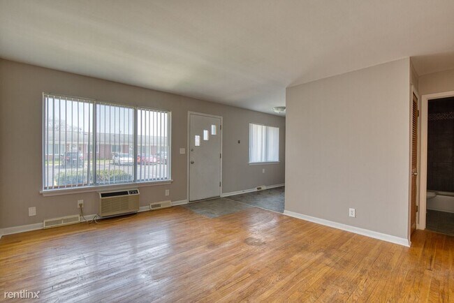 Foto del edificio - 2 br, 1 bath  - 1234 Holmes Rd Apt 4