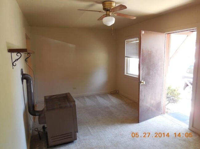 Building Photo - 1 Bedroom Apartment