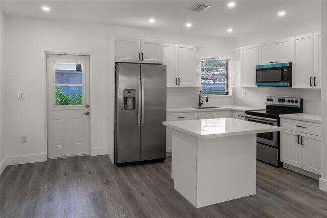 Foto del edificio - 2724 SW 34th Ct