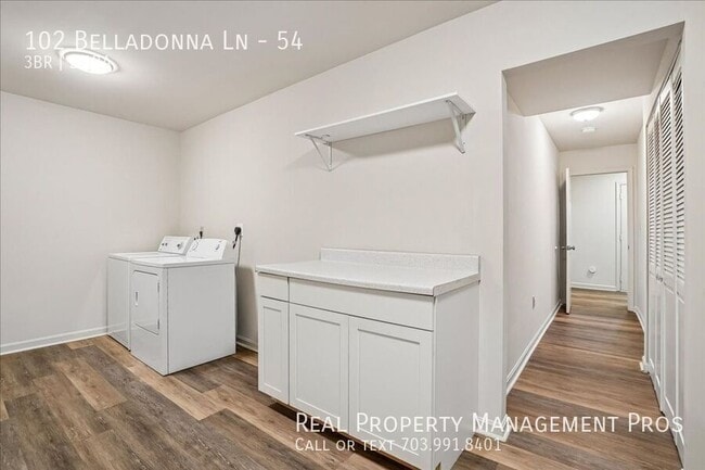 Building Photo - 102 Belladonna Ln
