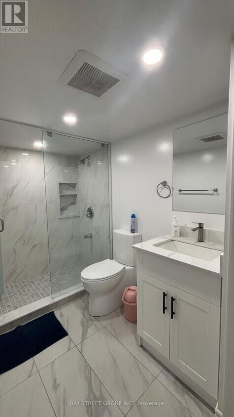 Photo principale - 865 Consort Crescent