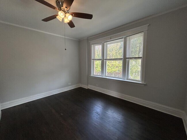 Building Photo - 1 bedroom in Chicago IL 60639