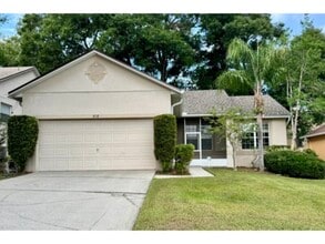 Building Photo - 818 Hilly Bend Dr
