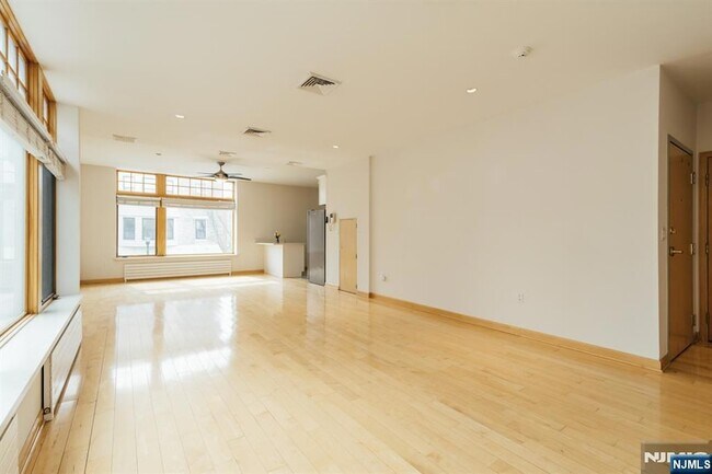 Foto del edificio - 30 Park Ave