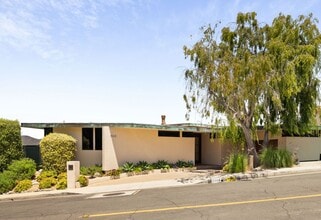 Building Photo - 1505 Skyline Dr