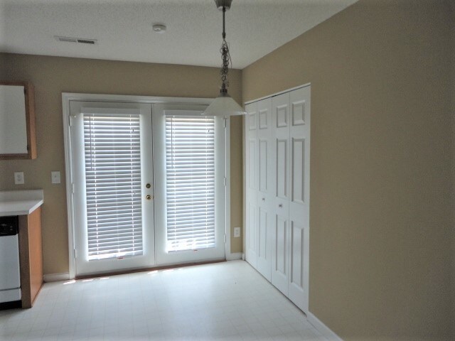 Foto del edificio - 2406 Stratford Lake Road