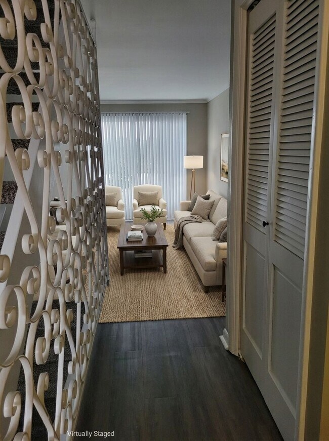 Foto del edificio - Come home to Highland North Townhomes!