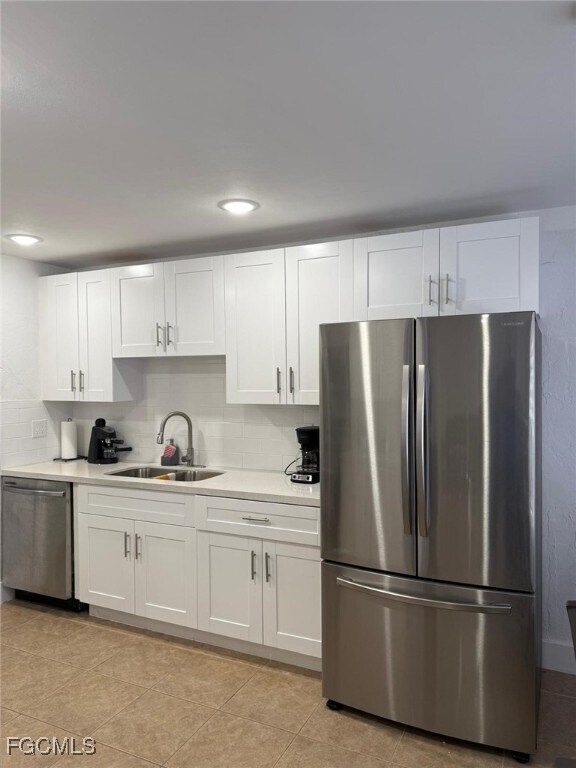 Foto del edificio - 1335 NE Pine Island Ln