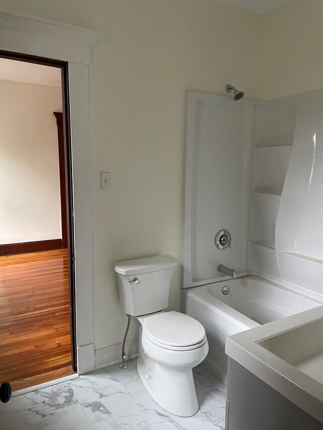 Building Photo - 24 Winthrop Ter