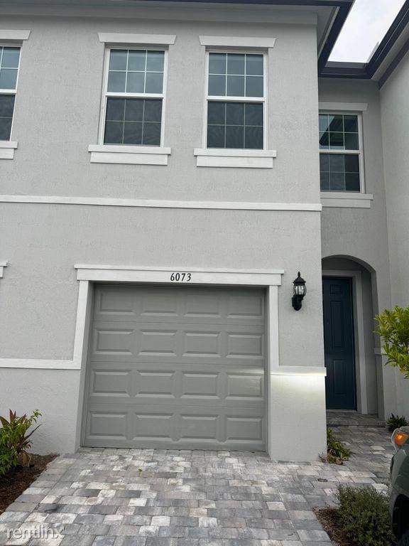 Building Photo - 3 br, 2.5 bath House - 6073 Carre Way