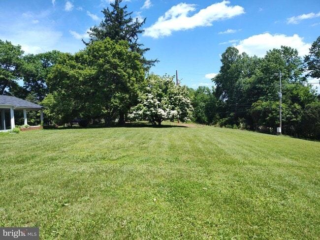 Building Photo - 15400 Mt Calvert Rd