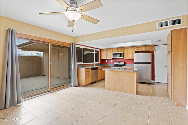 Building Photo - 4869 N Granite Reef Rd