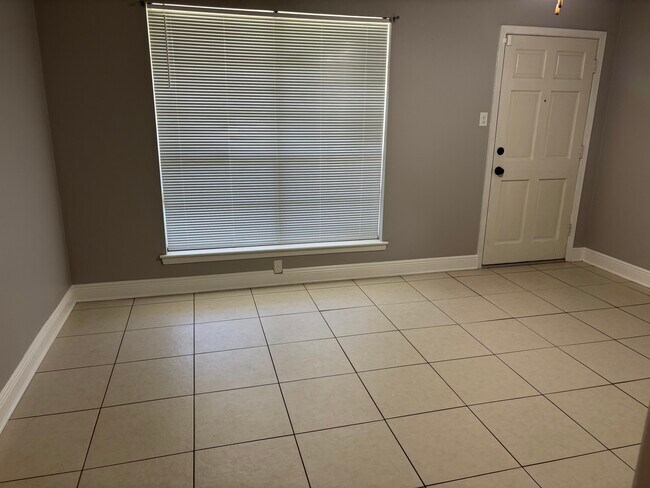Building Photo - 2612 Timbalier Dr
