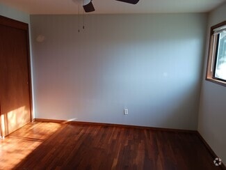 Building Photo - 127 NE 164th St