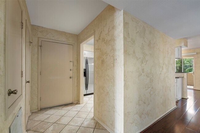 Foto del edificio - 14515 Wunderlich Dr