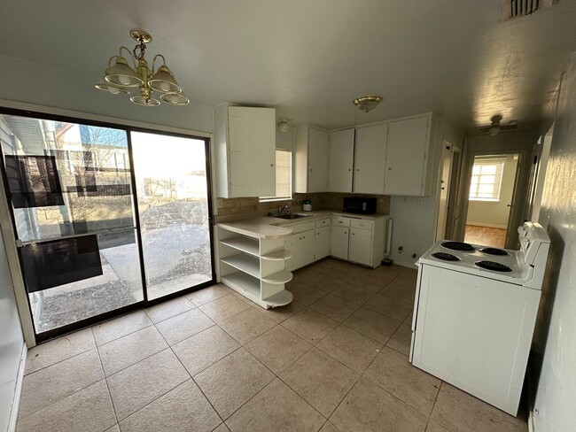 Foto del edificio - Large 2bedrooms 1bathroom