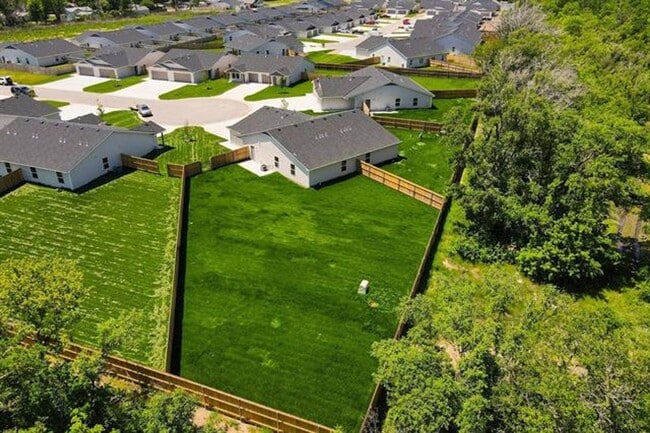 Foto del edificio - 518-520 W. 50th Ct. S.