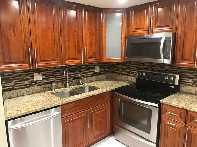 Building Photo - 4725 Oak Terrace Dr