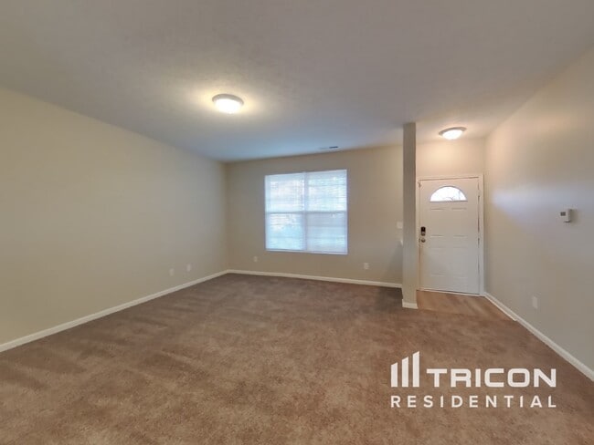 Building Photo - 2027 Shadow Creek Boulevard Columbus IN
