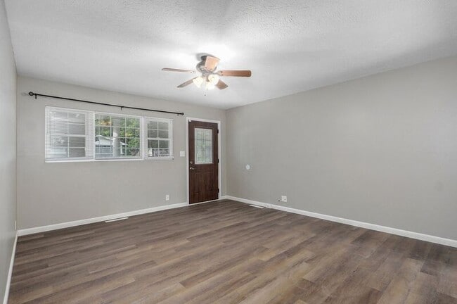 Building Photo - 2137 E Madison St