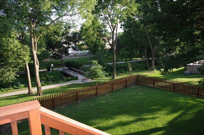 Building Photo - 2703 Blackhawk Dr
