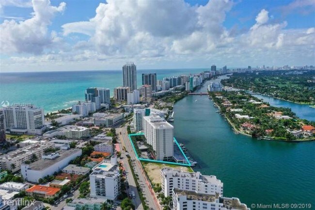 Building Photo - 1 bedroom in Miami Beach FL 33141