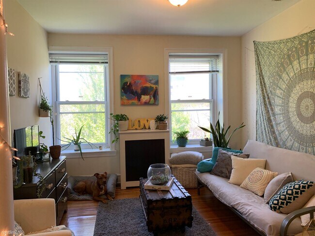 Building Photo - 3 br, 2 bath  - 830 Pine St Apt 5AB