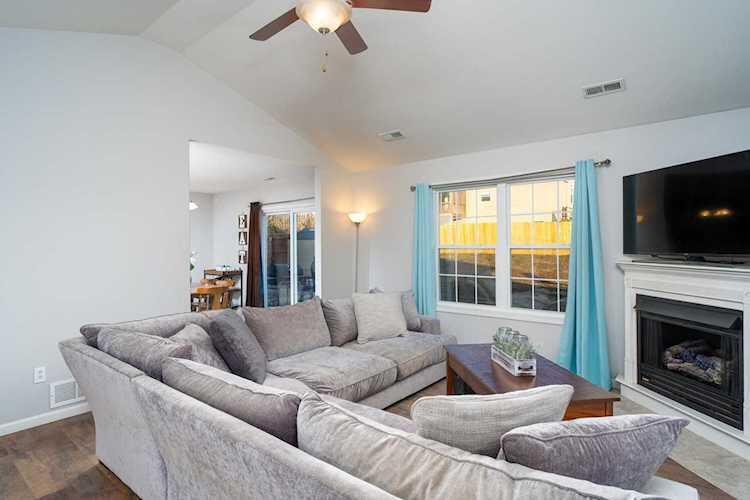 Foto principal - 5300 Silver Mill Dr