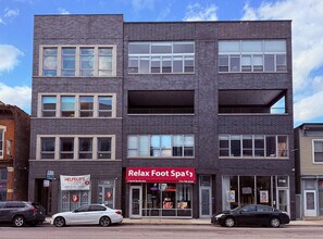 Building Photo - 1750 W North Ave