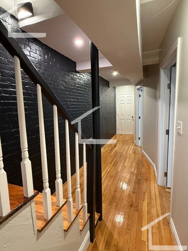 Foto del edificio - Charming 5 Bedroom -No Broker Fee