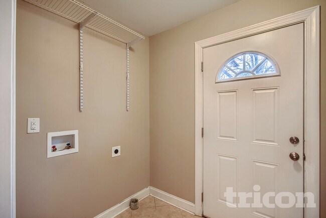 Foto del edificio - 247 Young Ave SW