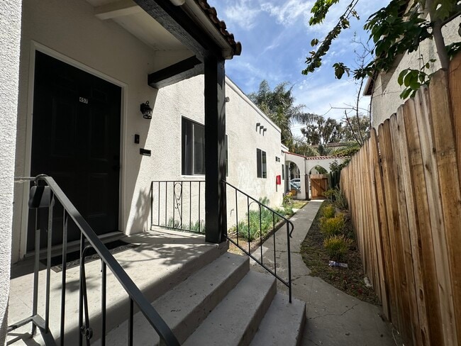 Foto del edificio - 455 W Cowles St