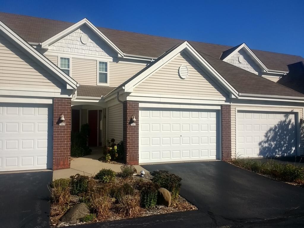 7067 W Rawson Ave, Franklin, WI 53132 Condo for Rent in Franklin, WI