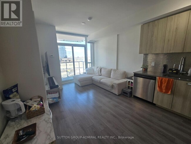 Building Photo - 10 De Boers Dr
